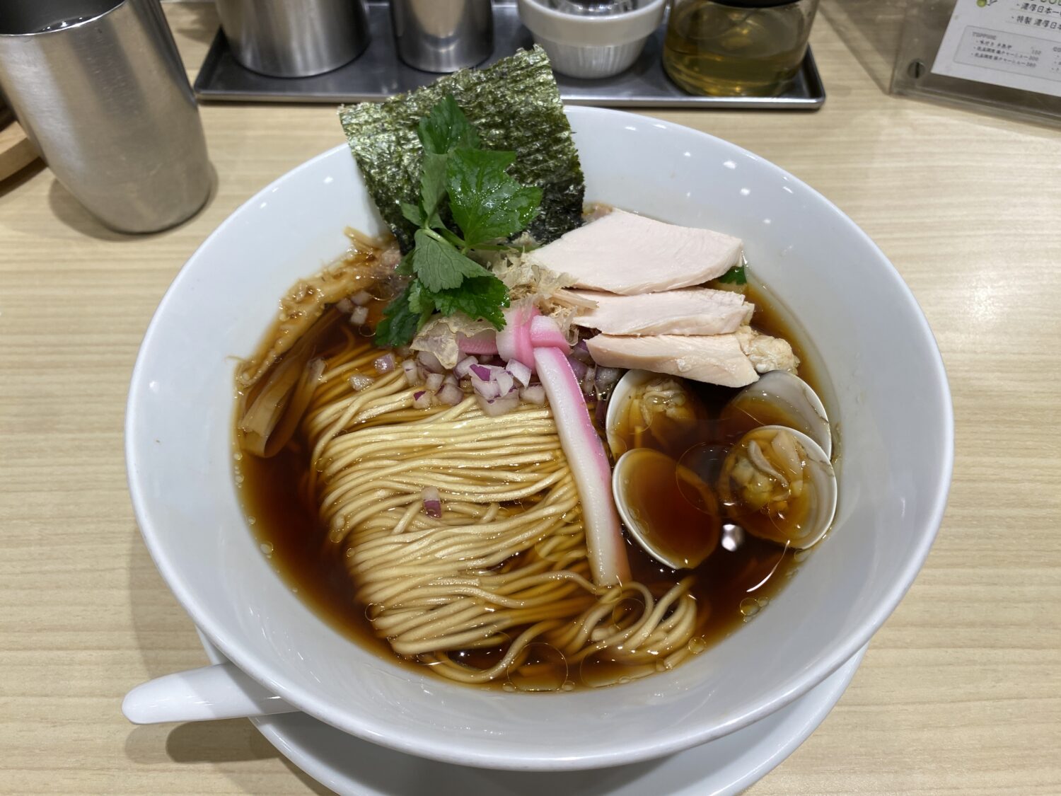 むぎとオリーブの「蛤・鶏・煮干しのトリプルSOBA」の写真