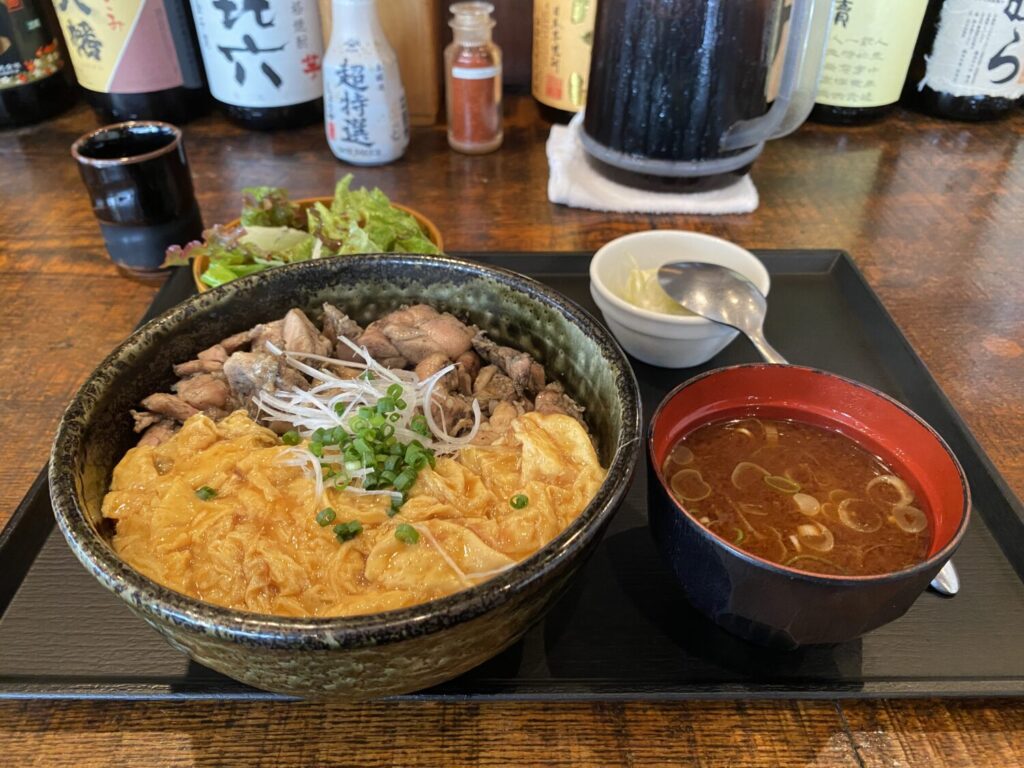 日本橋ぼんぼりの炭火焼親子丼の写真