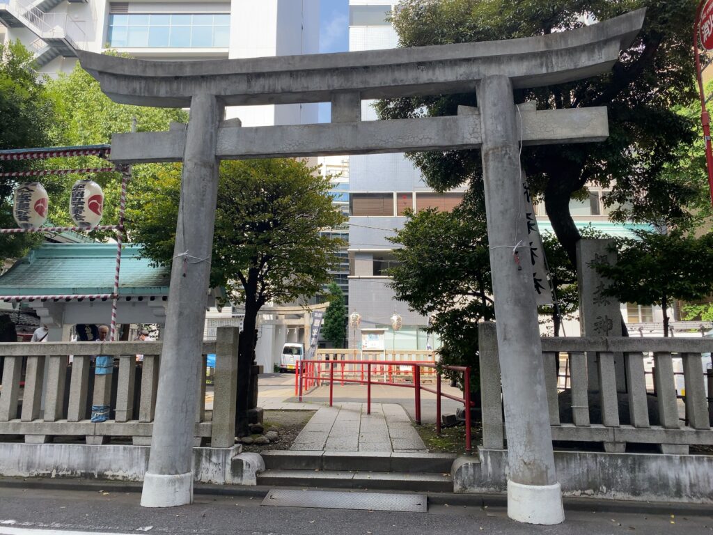 日本橋にある椙森神社の鳥居